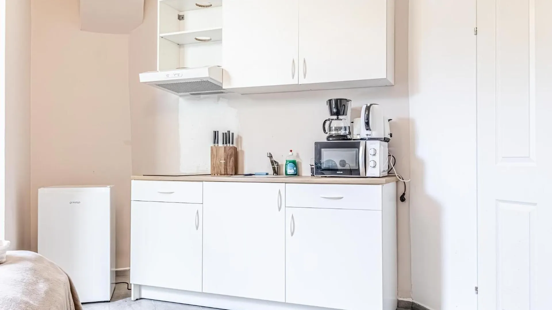 Beautiful Studio Apartment With Great Location Vienna