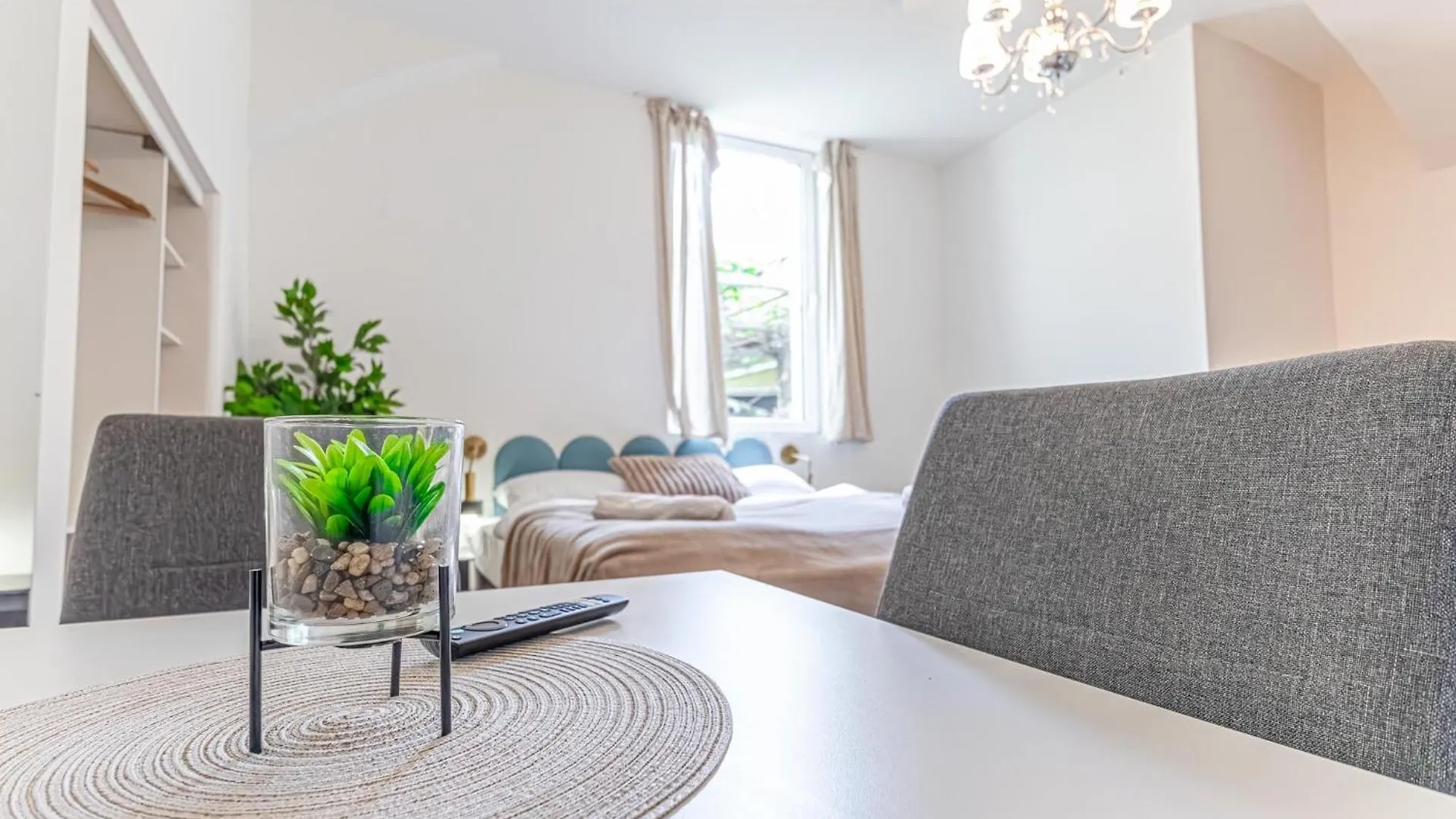 Beautiful Studio Apartment With Great Location Vienna